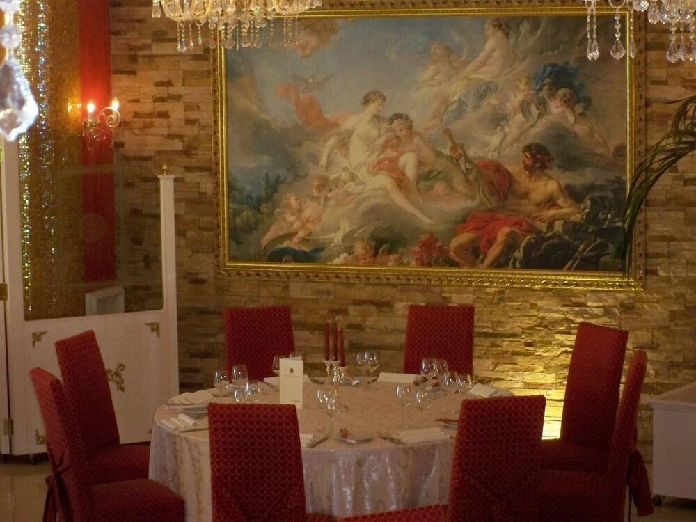 Hotel Romana 4*