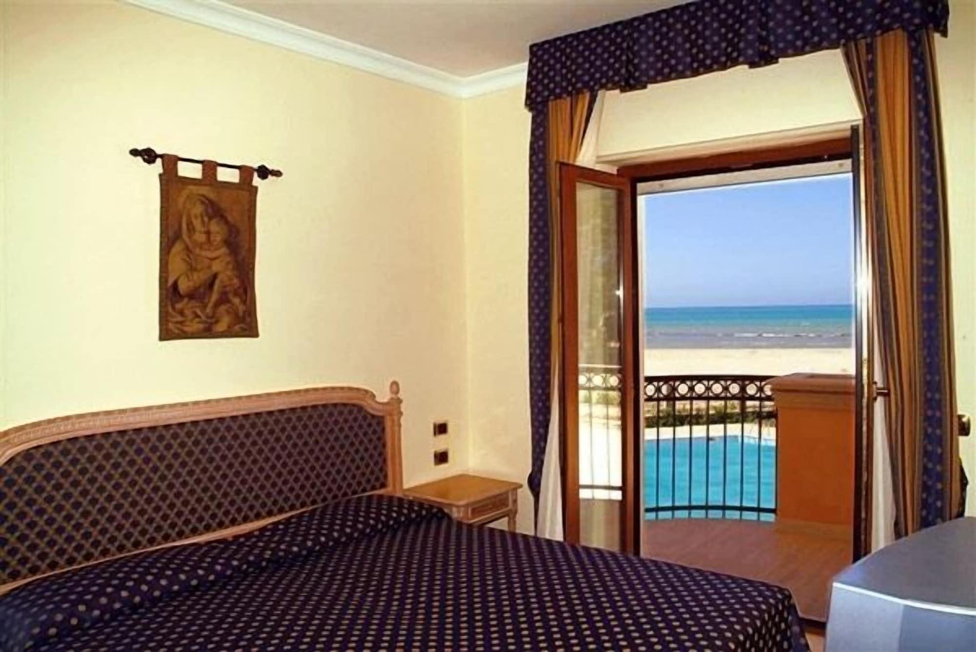 Romana Hotel 4*