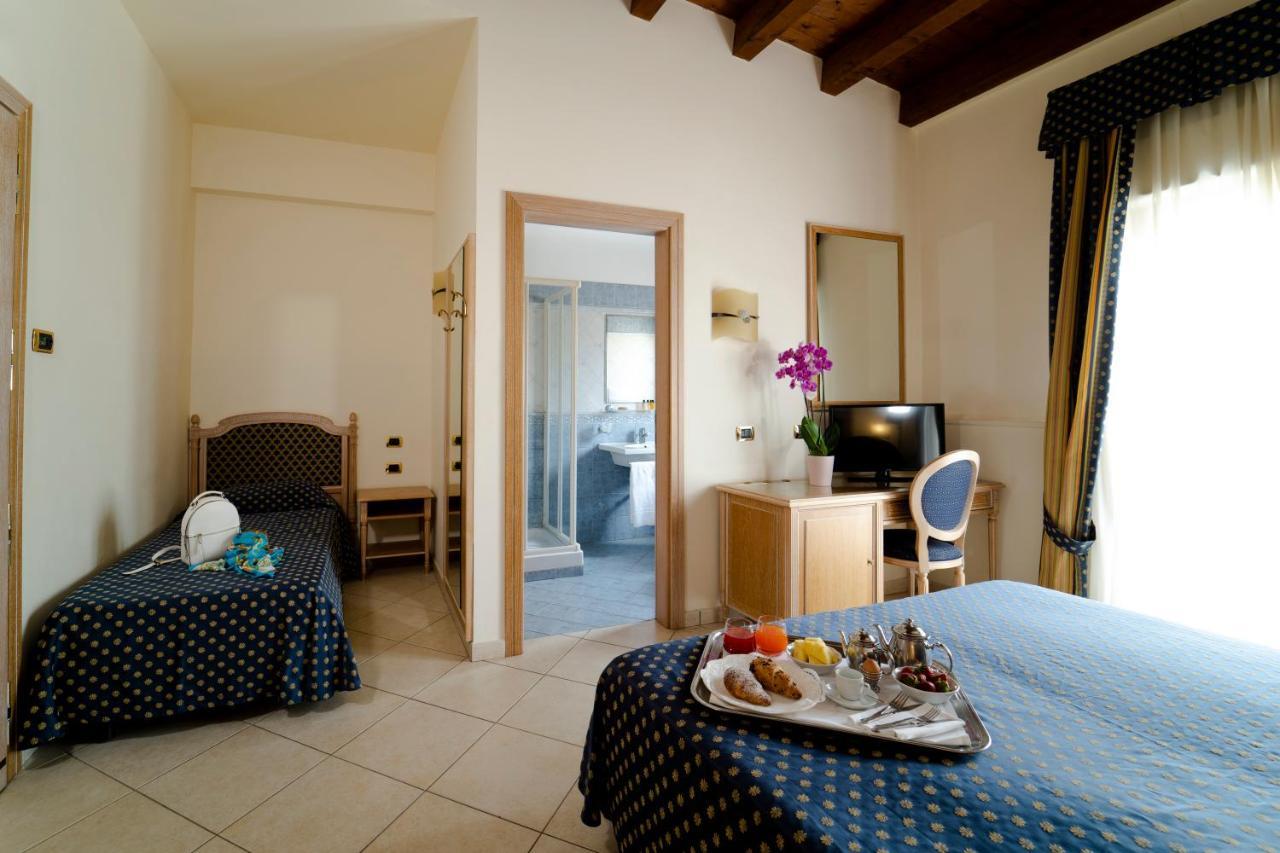 Hotel Romana 4*