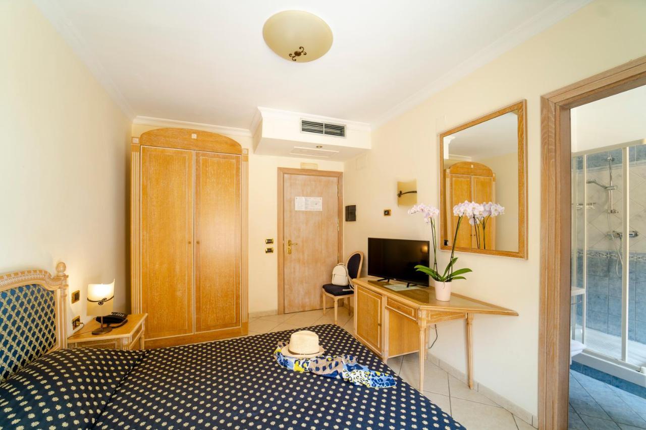 Hotel Romana 4*